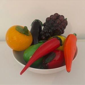 EIGHT hand-blown glass fruit & veggie objects - 8!
